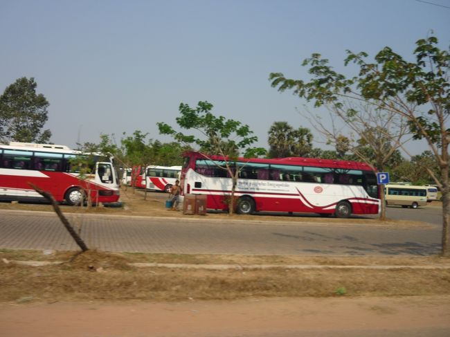 １０時ごろだがかなりのバスが停まっている。