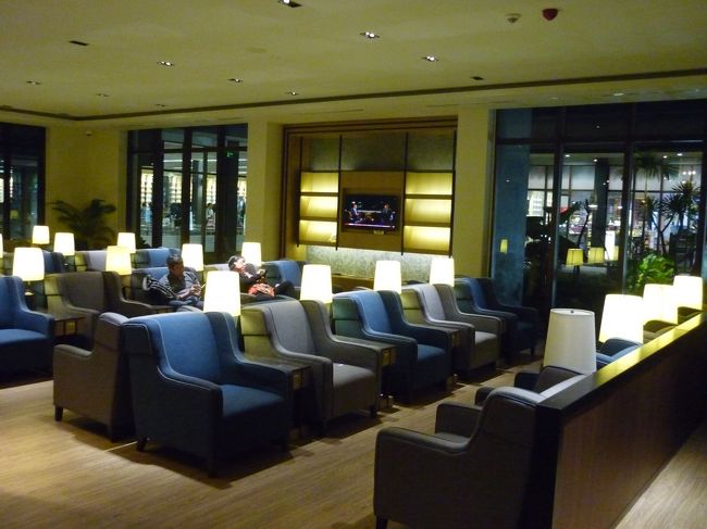 ソファーも多くてゆったりしている。<br />酒飲みなら極楽であろう。