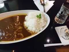 午後半休と言うことで仕事を終えて羽田空港へ。お昼ご飯は羽田空港でハヤシライスをいただきました。丸福珈琲店です。