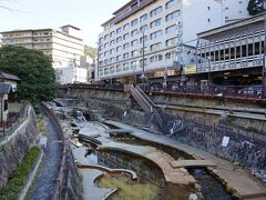 まさに古き良き温泉街の風情！