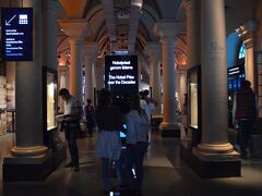 次はノーベル博物館へ行きます。

ガムラスタンの中心にある建物で、
有料、写真オッケーです。