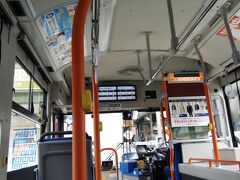 からくりシーン観終わったらここからバスでお出掛けします
奥道後方面行の５２番バス利用ですが、時刻表とは全く違う時間の運行でした