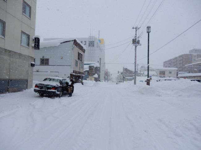 駅までは徒歩7分ぐらいなんだけど<br />キャリーバック ε=ε┌(;￣◇￣)┘流石に無理なのでタクシーのお世話に<br />