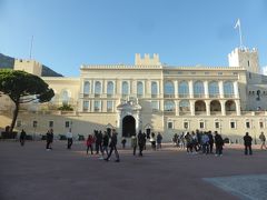 15：15　モナコ大公宮殿に到着

残念ながら中には入れません。
