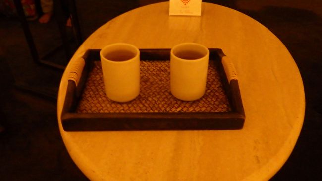 マッサージの前のお茶。