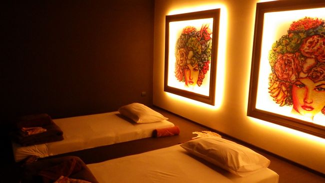 2人部屋しかないので、マダム3人は2人と1人に分かれました。