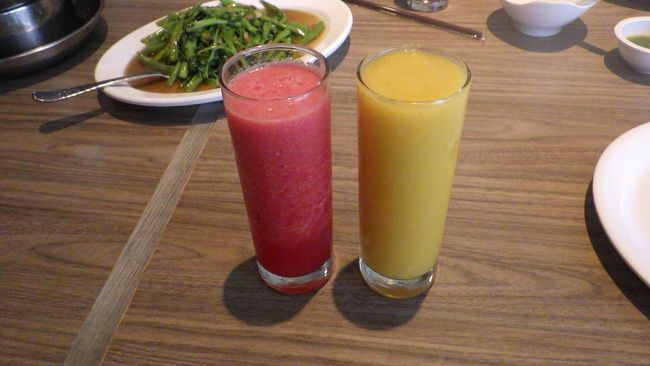 スイカとマンゴーのスムージー。美味しい。