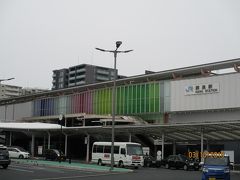 JR奈良駅はとてもスタイリッシュで現代的な外観の駅。 6年半前に奈良を訪れた時は、近鉄しか利用せず、しかも近鉄奈良駅とJR奈良駅はちょっと離れているので何気に初めて見るJR奈良駅です。