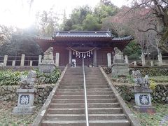 帰りは高尾山口駅から京王線に乗車

寒川神社にお参りして帰ります