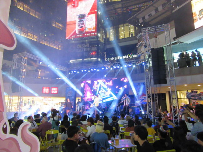 PATTAYA INTERNATIONAL GOSPEL MUSICS FESTIVAL<br />食べたり、音楽を聴いたり....色々です。