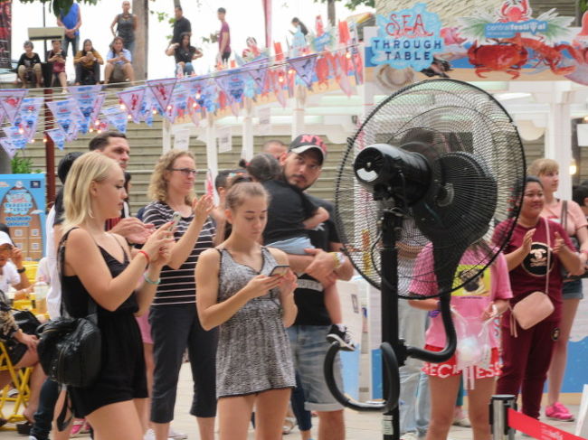 外人が目立ちます