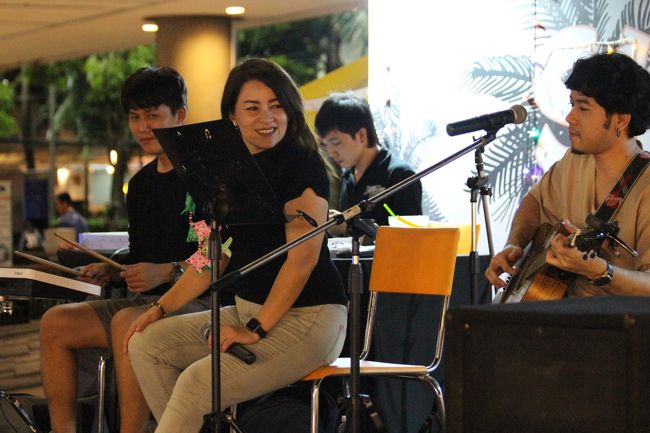 【Central Festival】<br />セカンドロード側でも楽師入れています<br />静かに飲むには、こちらも良いですね