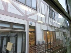 山岡駅。
「かんてんかん」という資料館とかレストランとかがある施設。
