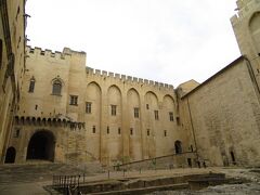 アヴィニョン法王庁に入った
Palais des Papes