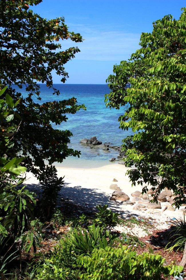 ☆Mia Luna Beach @ Koh Lipe Thai<br /><br />今はMia Lunaがクローズし現在リペ島で唯一の無人ビーチです。