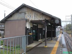 伊賀鉄道 桑町駅
丁度雨足が強い時に来てしまいました。