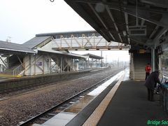 伊賀上野駅
跨線橋の主構がプラットトラス。ここで伊賀鉄道に乗り換え、寄り道をします。