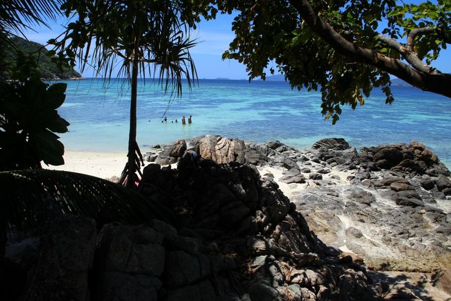 ☆Pitiusas Beach Resort @ Koh Lipe Thai<br /><br />Pitiusas Resortのビーチが見えてきました。