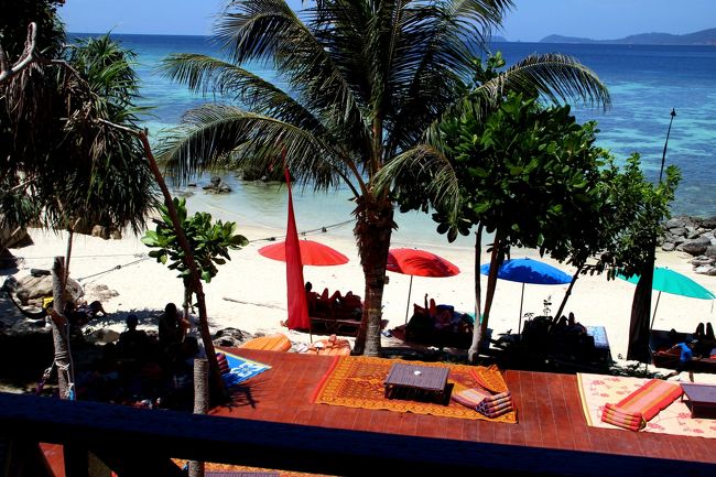 ☆Pitiusas Beach Resort @ Koh Lipe Thai<br /><br />こちらはPitiusas Beach Resort Restaurant下の寛ぎ処。