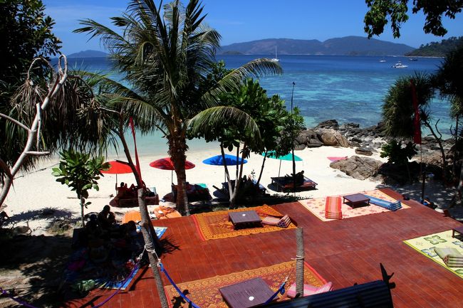 ☆Pitiusas Beach Resort @ Koh Lipe Thai<br /><br />北西部に点々する隠れ家的リゾートの中では<br />一番ビーチらしいビーチのPitiusas 。