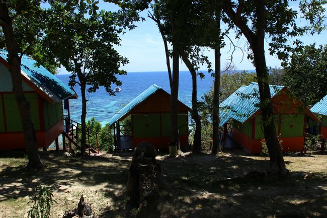☆Daya Seaview Bungalow @ Koh Lipe Thai<br /><br />このDaya Seaview Bungalow は設備的には水シャワーと扇風機しかない<br />バックパッカー向きの素朴なバンガローですが<br />景色は素晴らしいです。