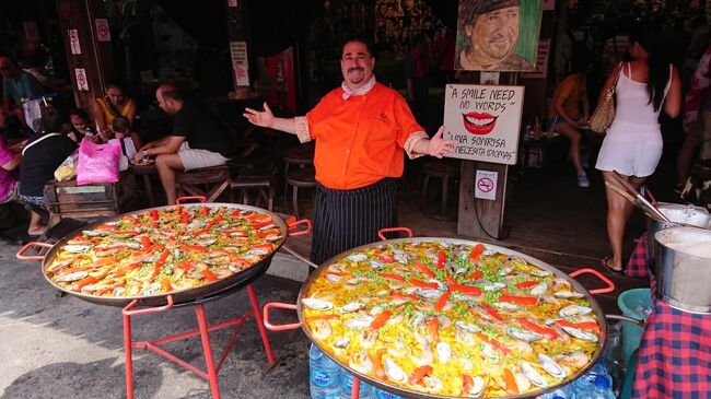 ビバ８の「パエリア」です。<br />スペイン人シェフのフェルナンドさんが、カメラ慣れしてるので、華麗なポーズを決めて写真を撮ってますからわかります。