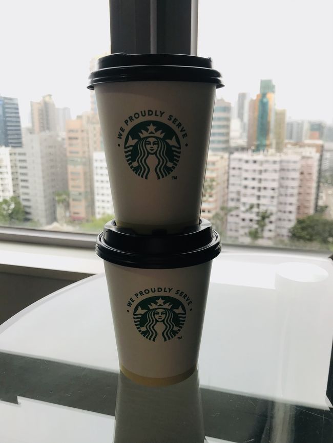 最後の朝。<br />ホテル14階からの眺め。<br />綺麗なビルと汚いビルの乱立が中国らしい。<br />ホテルのロビーにあるドリンクはフリーで貰えます。<br />スタバのカフェラテもあって、満足なホテルでした。