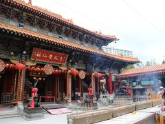 道教独特のカラーである金黄色の屋根。