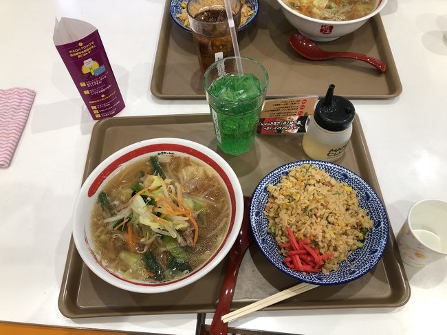 本日のメニューは、ちゃんぽん＋ミニチャーハン＋メロンソーダ♪<br /><br />しめて1,078円はちと微妙・・・。