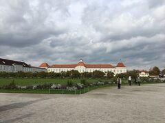 ニンフェンブルク城へ。
庭園はとにかく広いです。