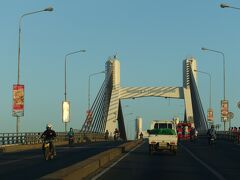 マクタン島とセブ島に架かる橋
『マルセロ・フェルナン橋』

この橋を渡った辺りから寝てしまった