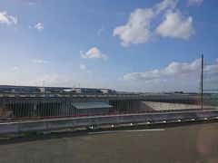 パリCDG空港に到着しました。
ここではバッチリ晴れていますけど・・・。
