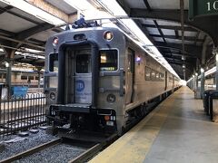 こちらはメトロノース鉄道 （Metro North Railroad／通称MTR）の近郊列車