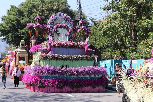 3度目の花祭り見学<br /><br />一つ一つ 工夫して花いっぱい