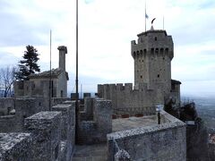 ティターノ山の天辺にある、第２の塔・チェスタ砦(Seconda torre/ Rocca Cesta)です。
