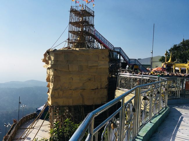 ゴールデンロック修理中