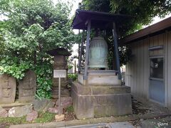 1760年鋳造の鐘だって。

ポーズがかわいい庚申塚。
