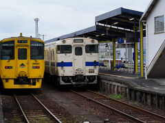 駅へ戻り、16:12発の列車に乗り、隣の指宿駅へ。
指宿駅には、予定より1時間遅く到着。
今朝は予定より1時間以上早く出たので、2時間ほど寄り道が多かったようだ。