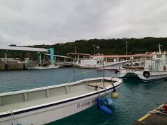 ずっと海が荒れてるから船が出てないみたいだね～

前に来たときは鰹の水揚げ作業続いてたんだけどね～