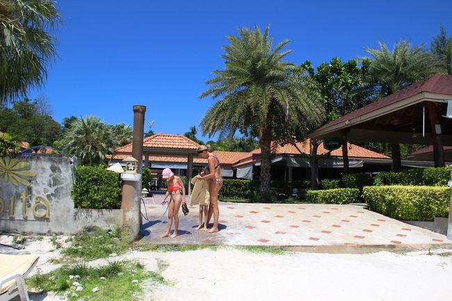 ☆Sita Beach Resort , Pattaya Beach @ Koh Lipe Thai<br /><br />丘側にはあとで新築されたビル型のホテル棟があり<br />２つ目のプールもありますがビーチから遠いのがマイナスかな。