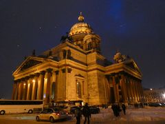 聖イサク大聖堂、サンクトペテルブルグを代表する観光地の１つです。