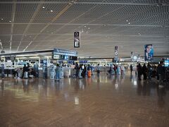 やってきました成田空港。

そうです、今回もバニラエアでセールのチケットをゲットしました。

2人で諸費用もろもろ込みで2万でした♪LCC様様やで。