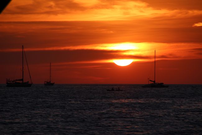 ☆Sunset View from Sandbar @ Koh Lipe Thai<br /><br />出だしはいい感じだったのですが<br />雲に隠れ始めてしまいました。