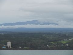 曇り気味の天候でしたが、美しい星空で有名な”マウナ・ケア山”
（4,207ｍ、富士山よりはるかに高い）の姿が見れました。
頂上は普段、雲の中らしく、ここまで見れるのは、珍しいとのことです。
