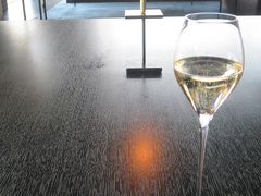 17:35　TOBEオーベルジュリゾートにチェックイン
ウエルカムドリンクはスパークリングワイン