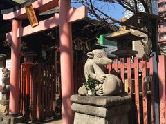 柳森神社。
太田道灌が江戸城の鬼門除けに柳を植え、京都伏見稲荷を勧請したとのこと（この日配られた地図の説明文より）。

かなりこぢんまりした神社でしたが、ちょっとお参りに立ち寄らせてもらいました。