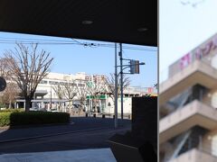 ホテルは熊谷駅南口から30秒という好立地。セブンイレブンあり。
桜が開花している。