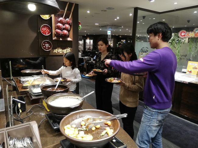 去年も来たお店。広くて開放感あるし、制限時間もないのでゆっくりできる。