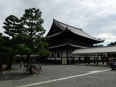 歩いて、汗でドロドロになって相国寺へ到着(*´Д｀)

やっと着いたと思ったら　
相国寺　広い～
