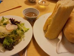 「ＡＵ　ＤＥＬＩＣＥ」
昼食はお上品なバインミーでしたが、父には食べづらかったようで不評
フレンチレストランだったようで、別のメニューだったらよかったかも